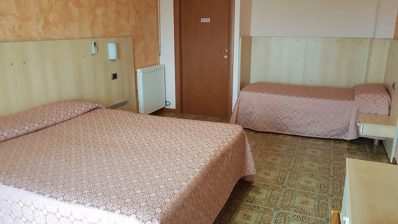 La Collina Hotel Casnate Con Bernate 2*,  Italy